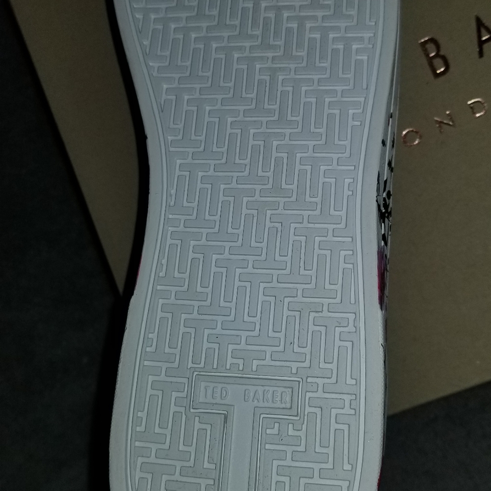 Ted Baker LONDON Sneakers. Size 10. White/Floral at the sole - Picture 6 of 8